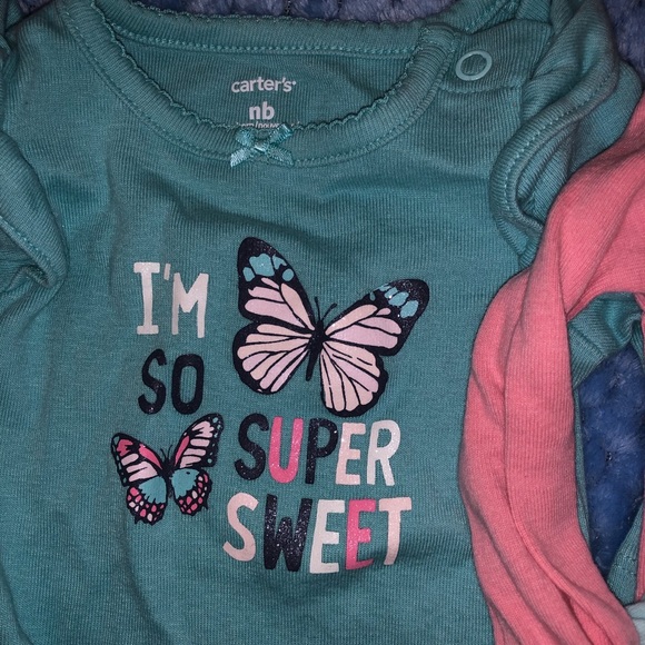 NWOT Carters Newborn 3 outfits! 7 pcs - Picture 2 of 6